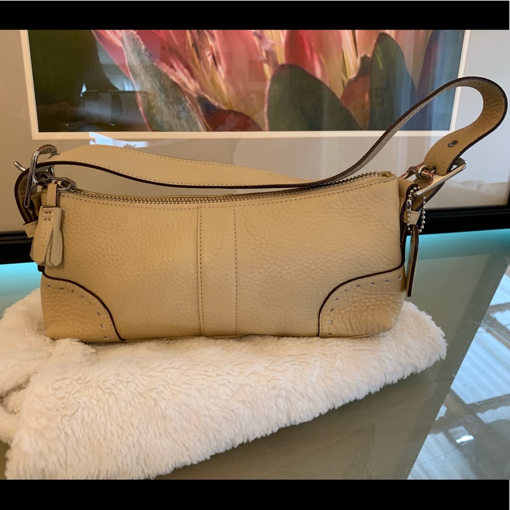 COACH Beige Pebbled Leather Handbag Shoulder Bag